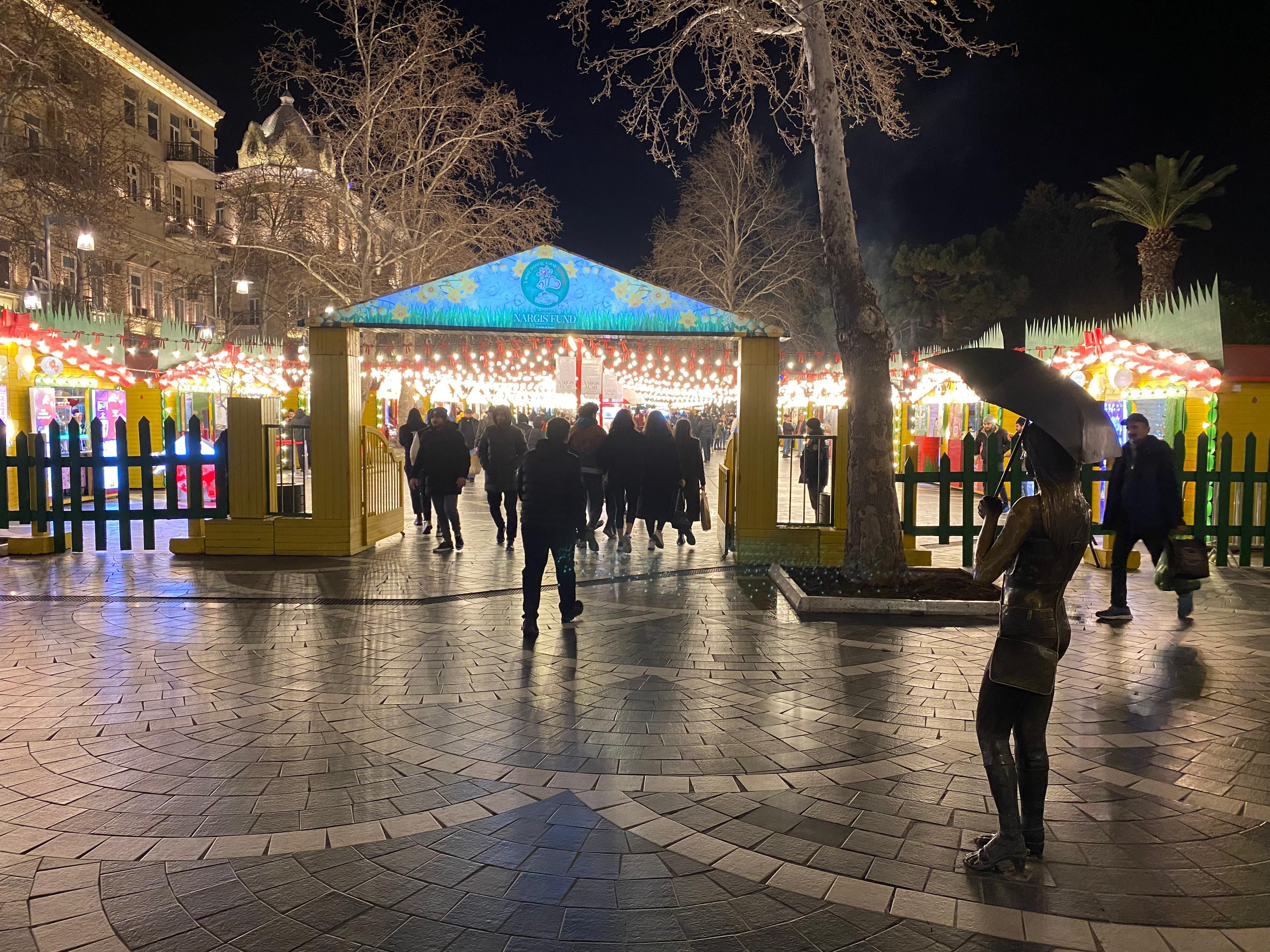 Площадь Фонтанов в Баку, рождественские украшения